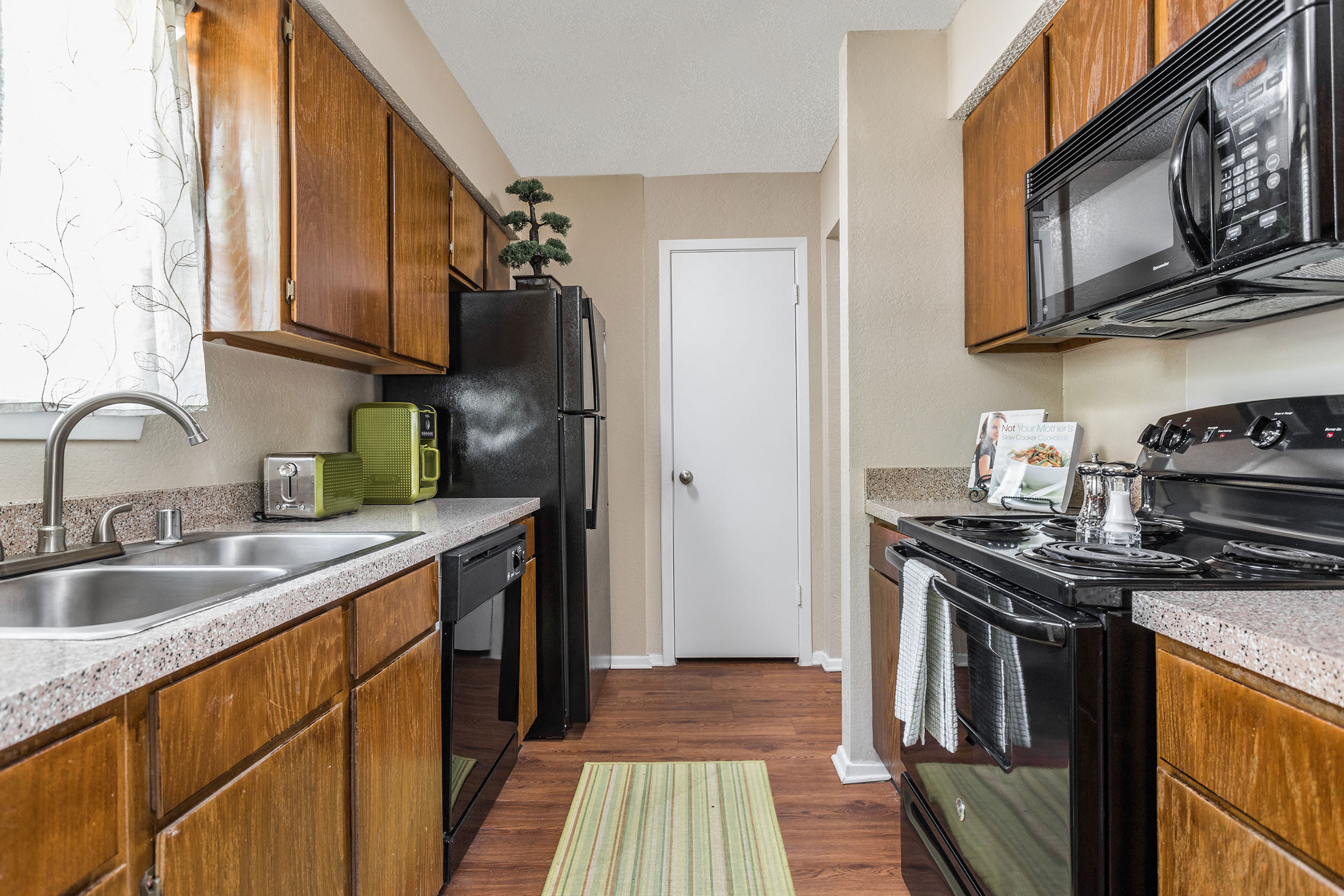 Fox Trails Apartment Homes IRT Living